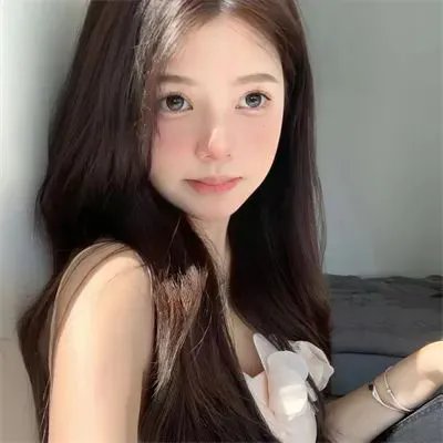 肚脐到膝盖之间